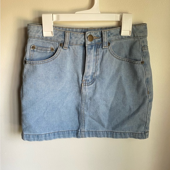 Forever 21 Denim Mini Skirt ( size XS ) - Picture 4 of 6